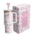 Stanley x LoveShackFancy Quencher Tumbler 40 oz Ribbon Rosa